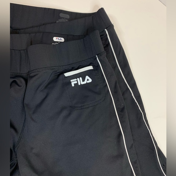 Fila Sport Active wear Bermuda/capri shorts size medium in black. - Picture 5 of 6